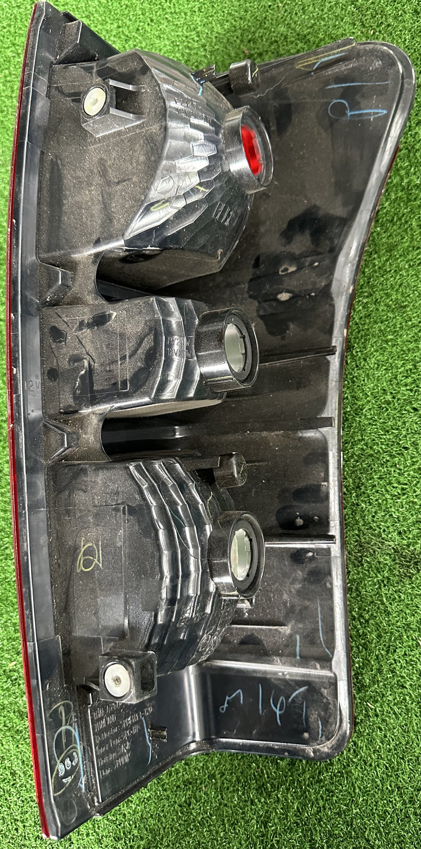 ISUZU DMAX VCROSS RT50 TAIL LAMP LH (TL00019)