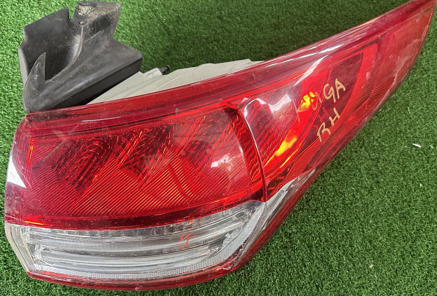 FORD KUGA TAIL LAMP RH (TL00088)