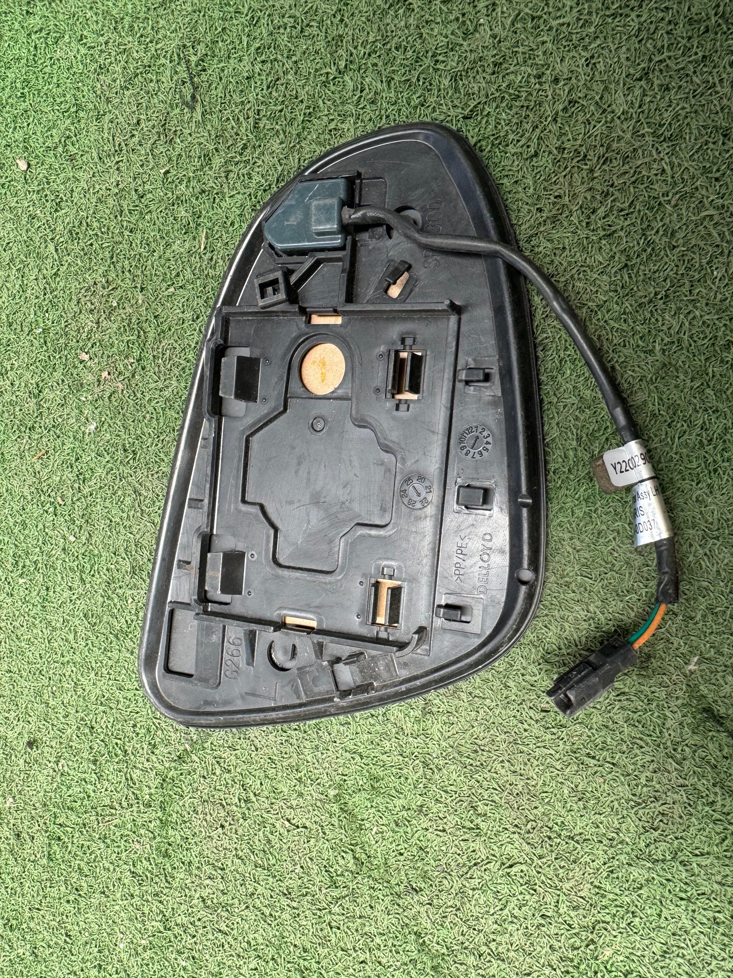 PERODUA AXIA SIDE MIRROR GLASS RH (SMG014)