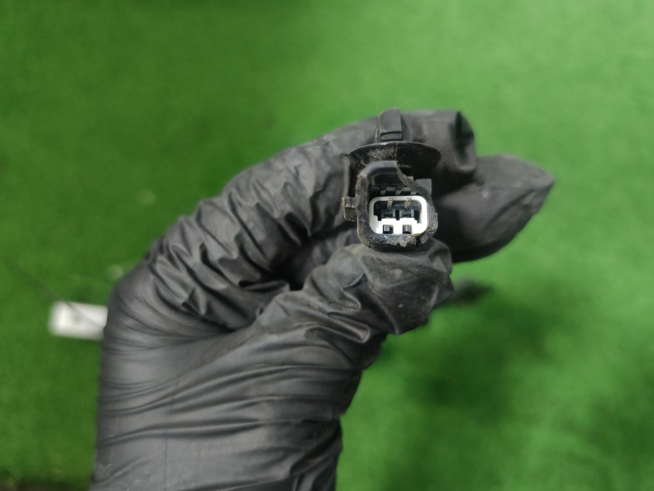 NISSAN NAVARA NP300 ABS SENSOR RH (47900 5JL1A)