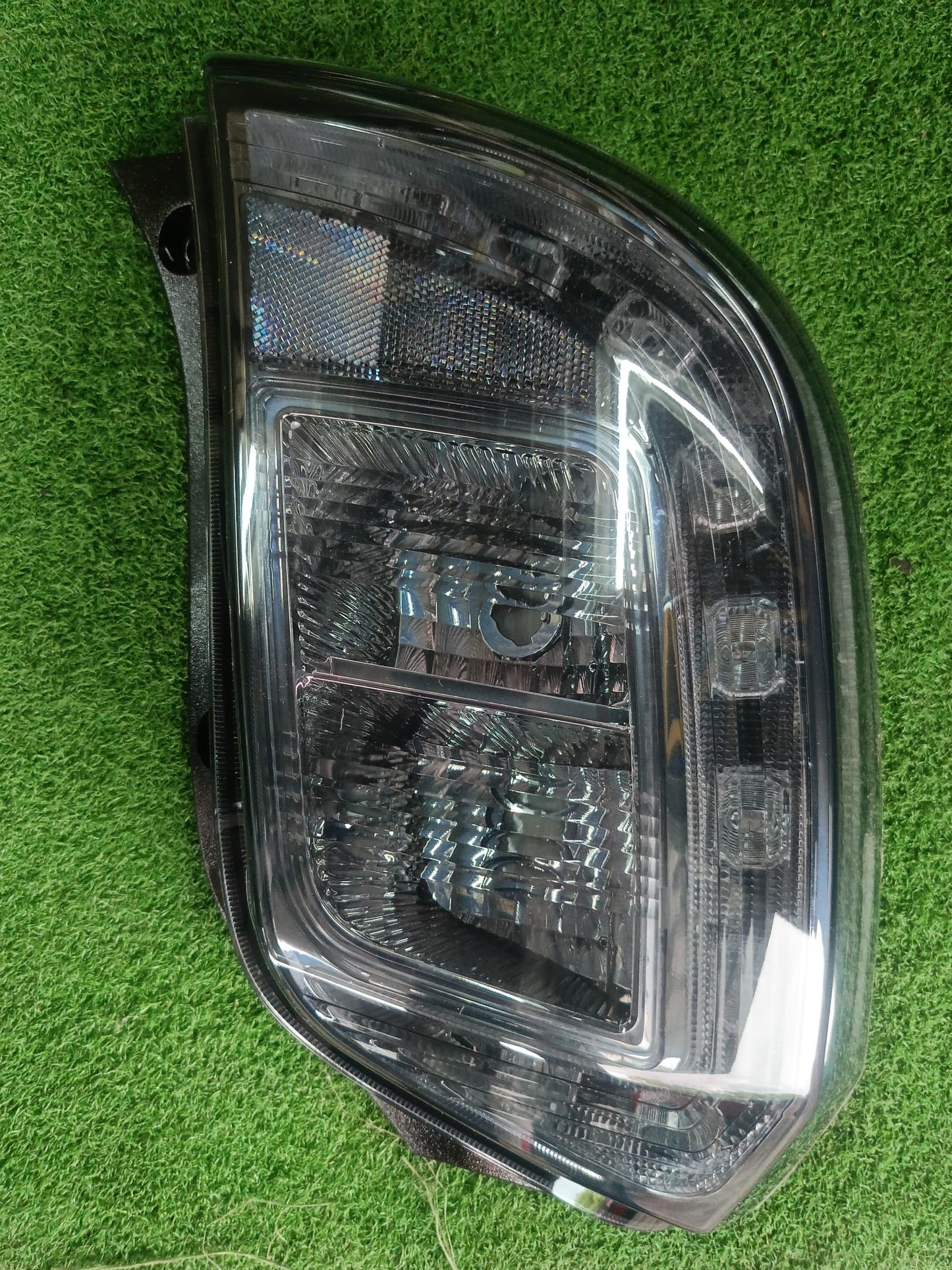 PERODUA AXIA 2014 TAIL LAMP RH (SMOKE) (JP116-56A-A1-R)