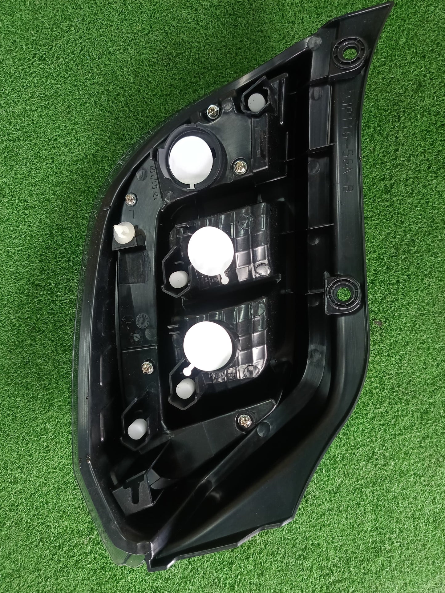 PERODUA AXIA 2014 TAIL LAMP RH (SMOKE) (JP116-56A-A1-R)