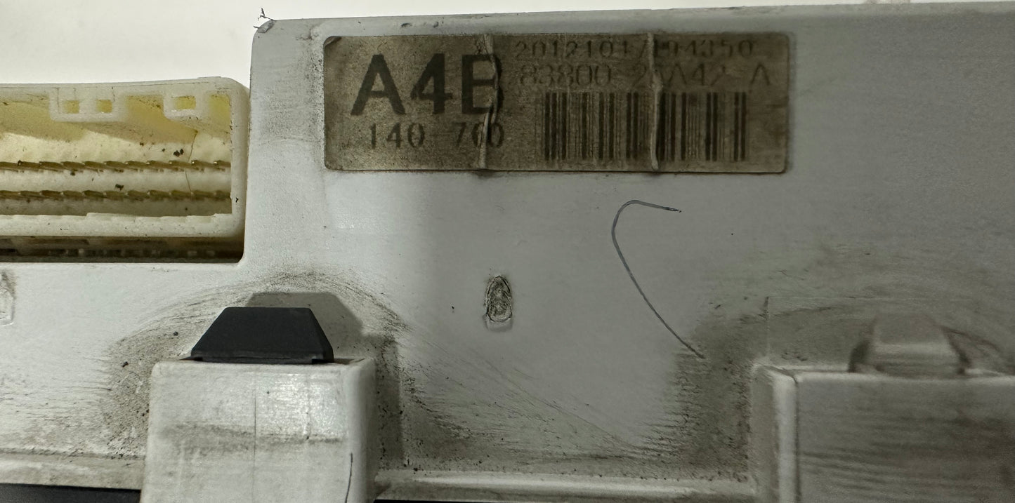 TOYOTA HIACE VAN KDH200 METER MT (M0009)