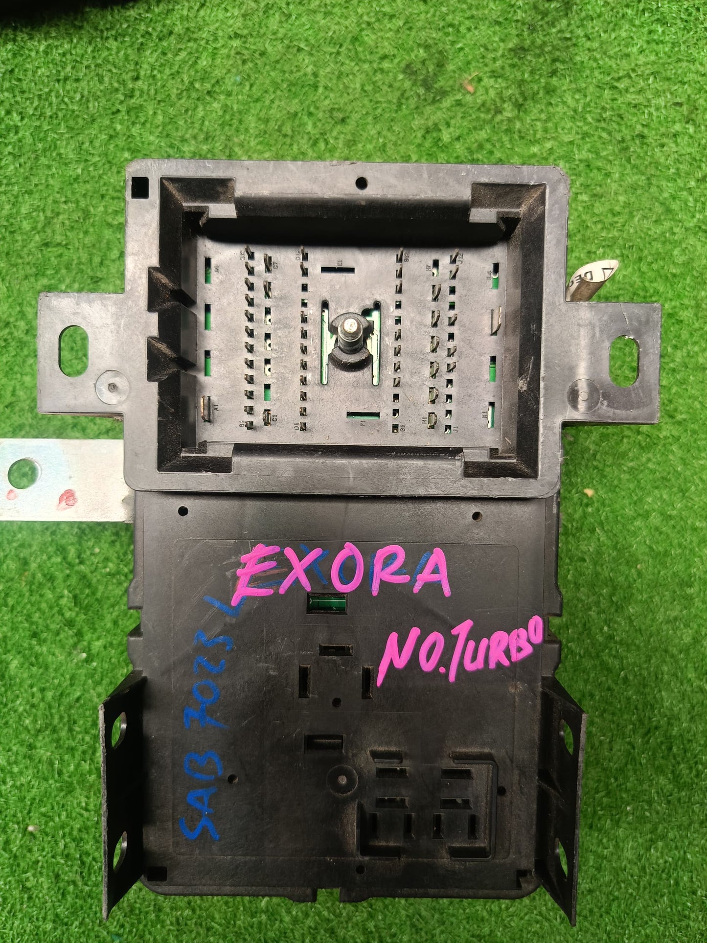 PROTON EXORA NO TURBO FUSE BOX ECU (P6-20A-1P)