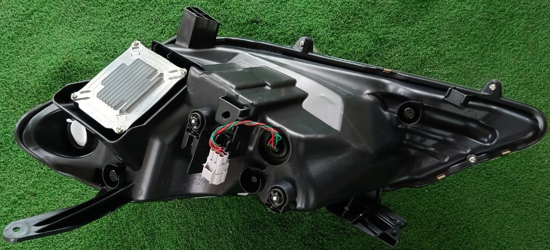 PERODUA MYVI 2018 HEAD LAMP RH(NEW) (PDV02E-4031A-RNNA)