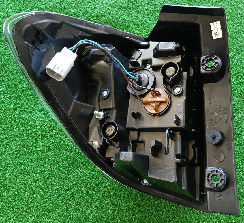 PERODUA MYVI SE 2018 TAIL LAMP (WHITE/CLEAR) RH (PDV02E-4036A-RNWA)