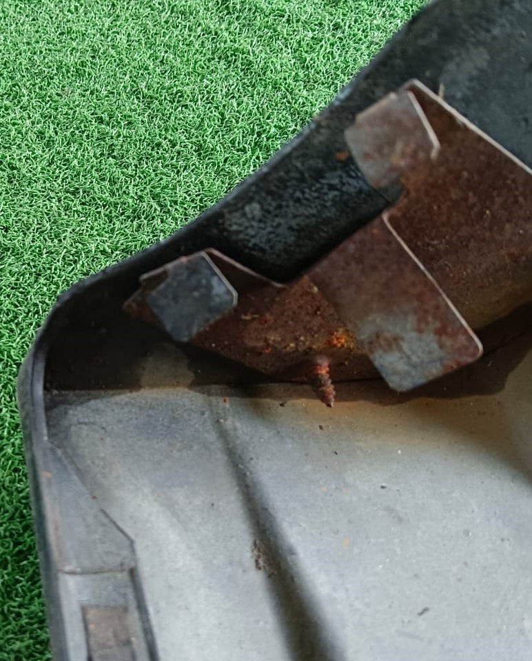 PROTON WIRA SIDE SKIRT BLACK RH (PW595992)