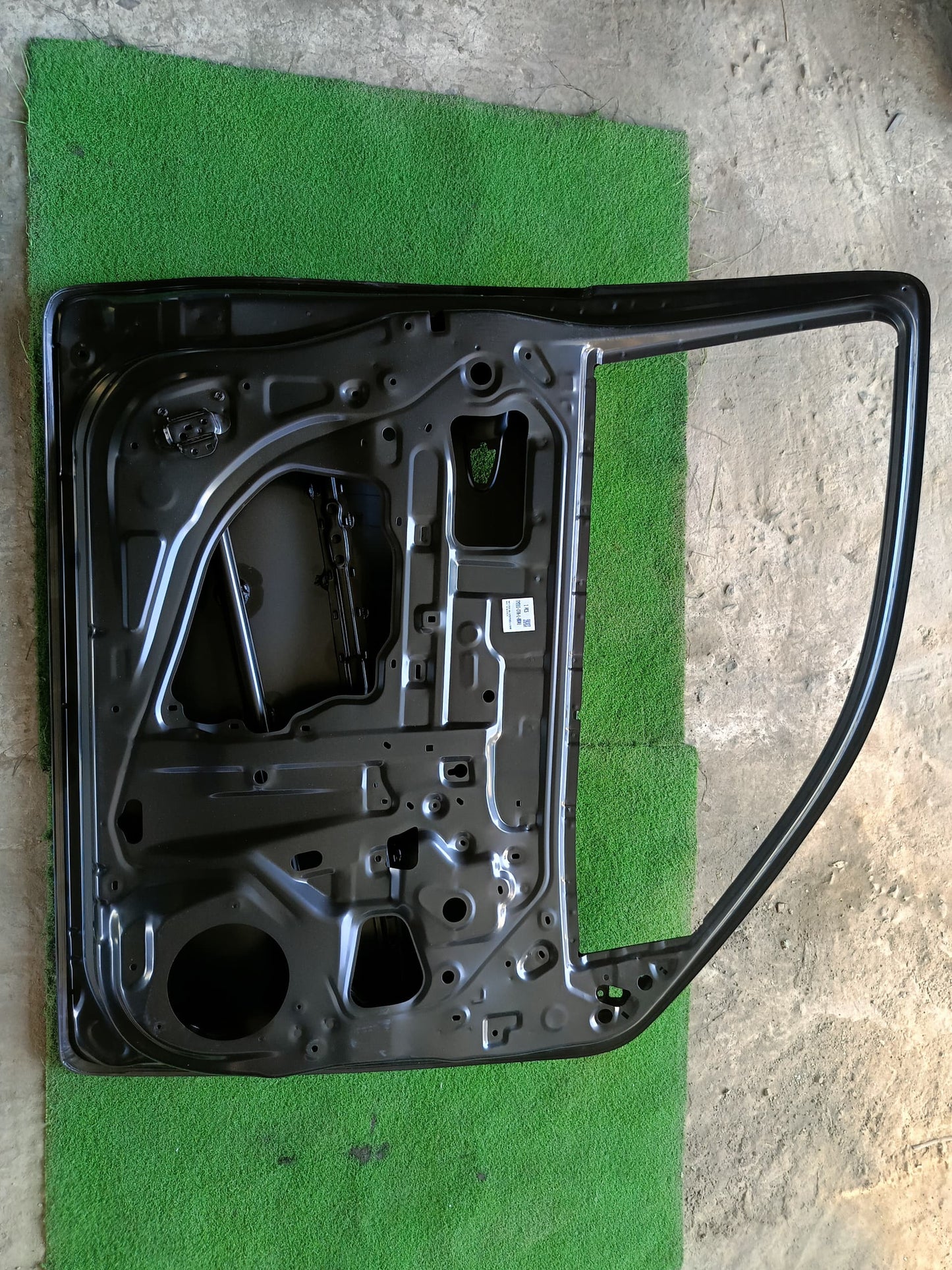 TOYOTA HILUX REVO (GUN125) 2015 2DOOR FRONT DOOR LH (TYN07L-261NA-LNNA)