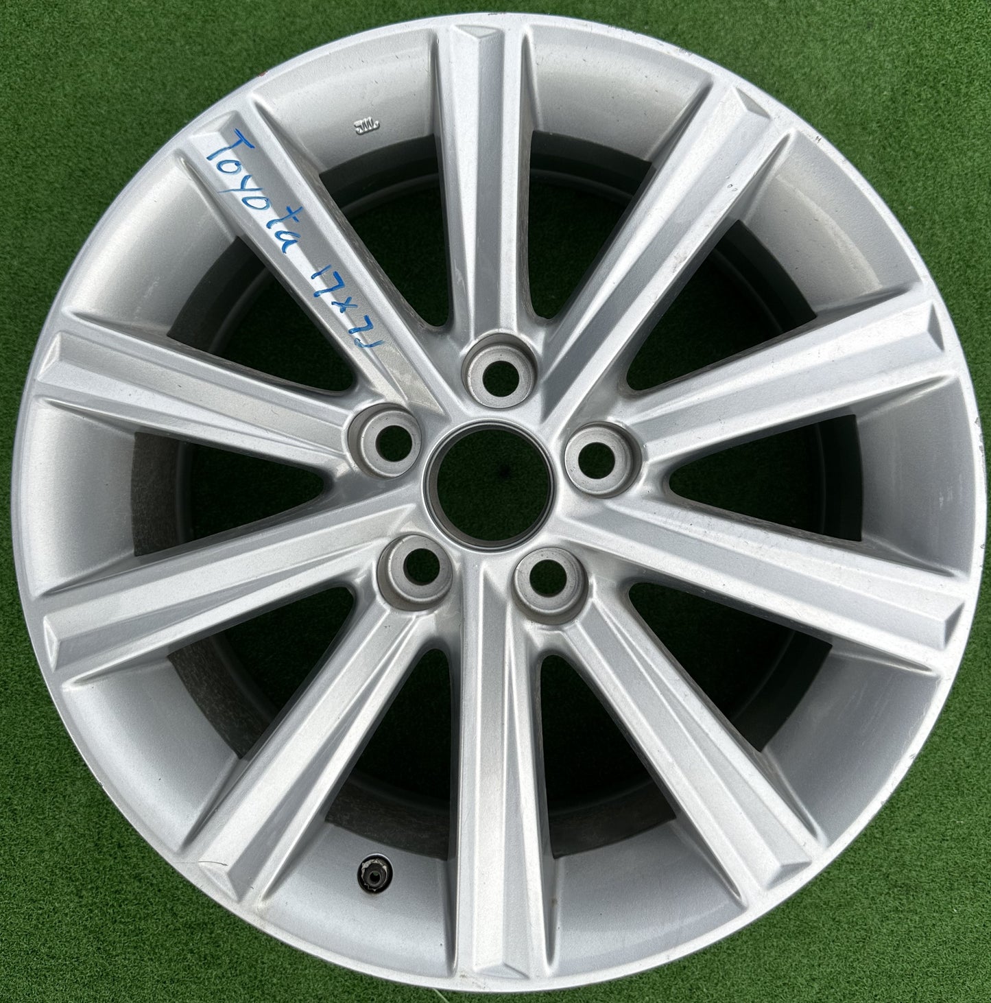 TOYOTA CAMRY 5HOLE 17X7J RIM (RIM00012)
