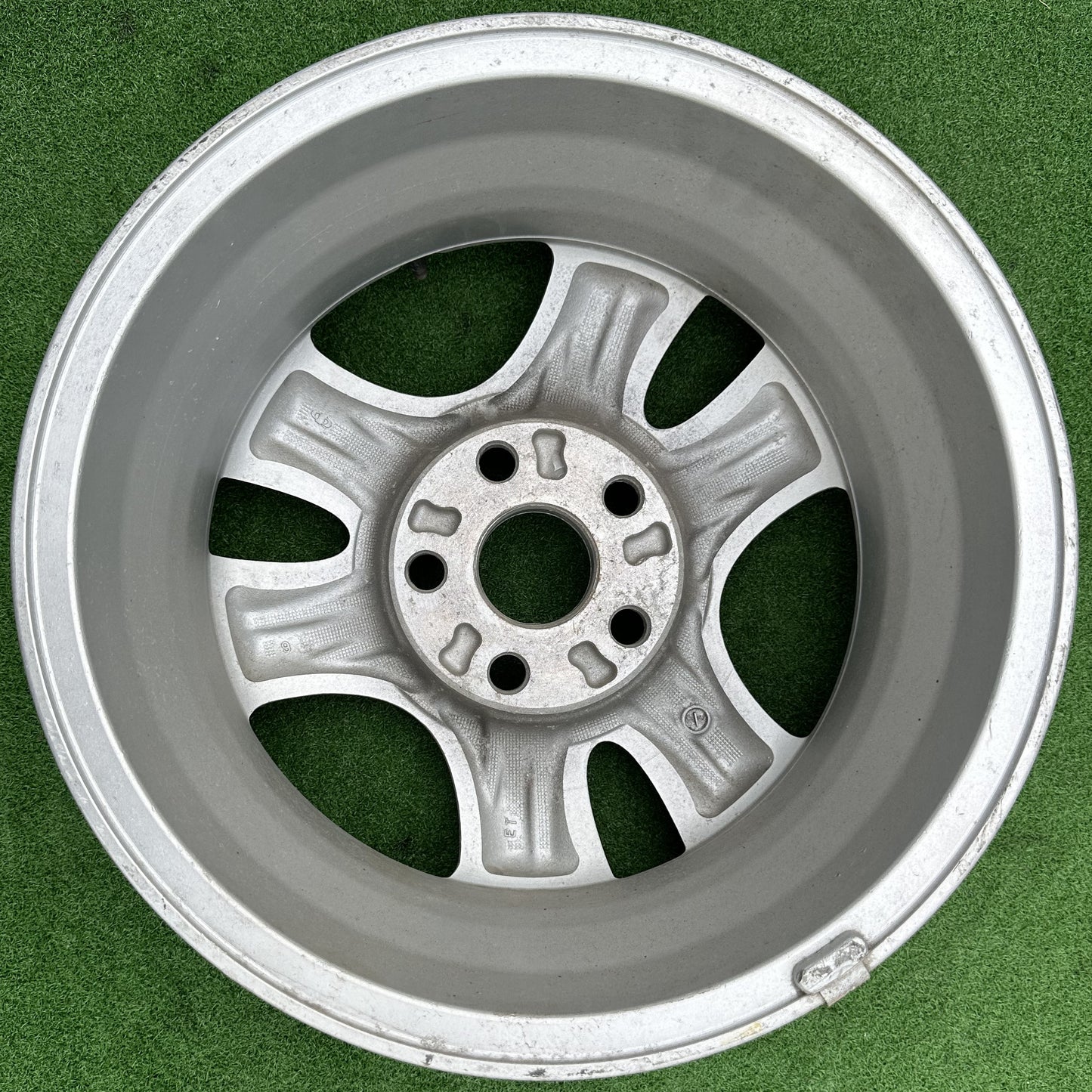 TOYOTA RAV4 5HOLE 15X6J RIM (RIM00014)