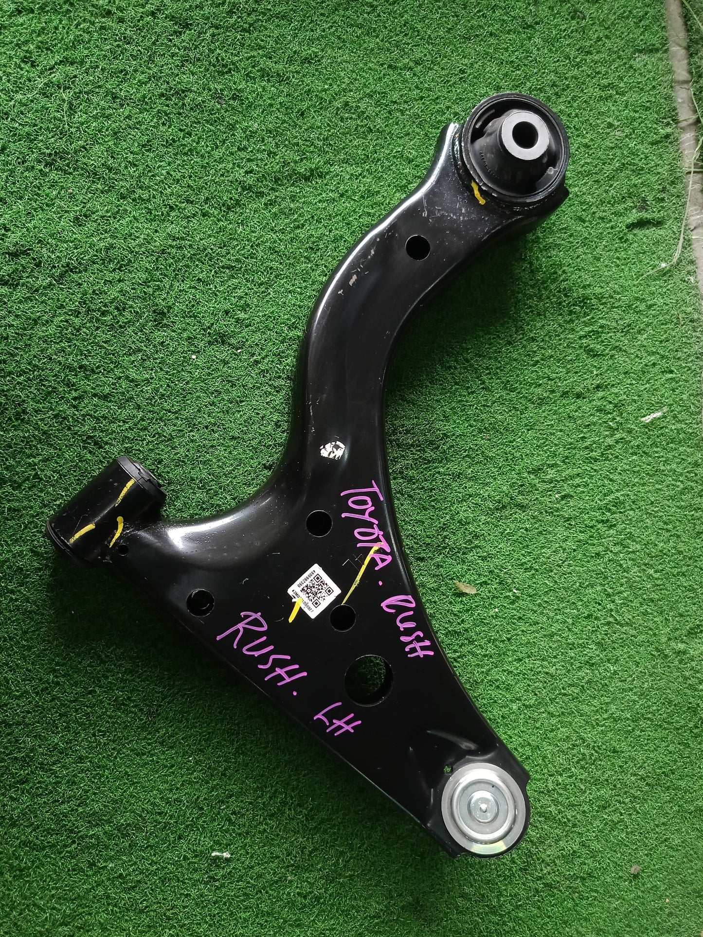 TOYOTA RUSH F800 LOWER ARM LH (NEW) (48069-BZ390)