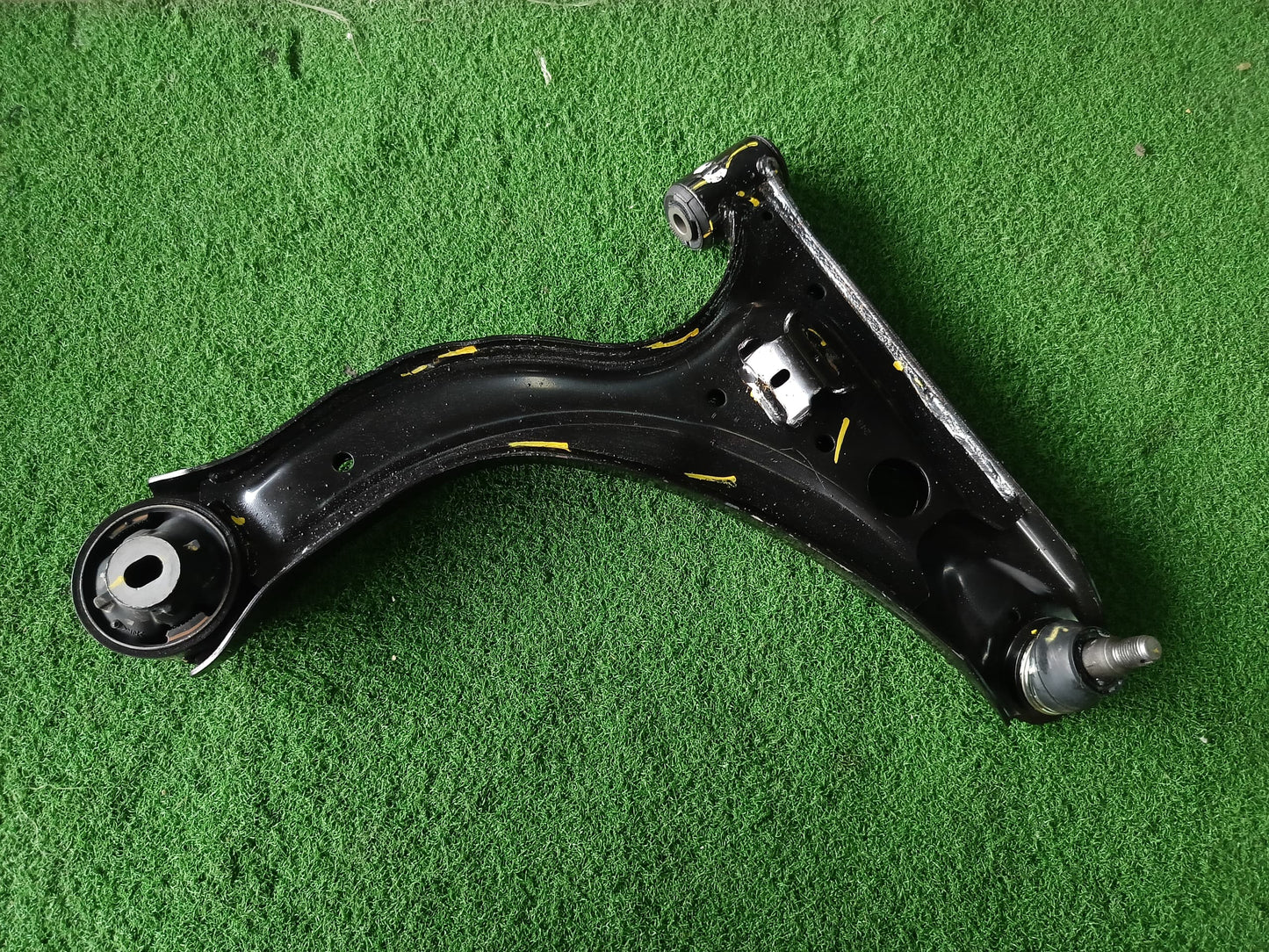 TOYOTA RUSH F800 LOWER ARM LH (NEW) (48069-BZ390)