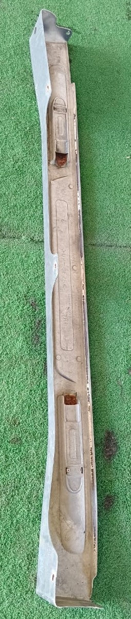 TOYOTA RAV4 SIDE SKIRT SILVER RH (SS002)