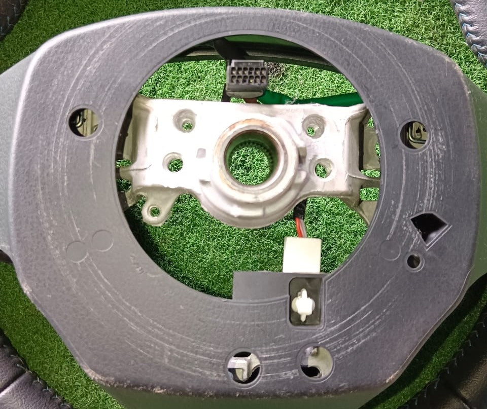 TOYOTA YARIS STEERING WHEEL (SW00074)