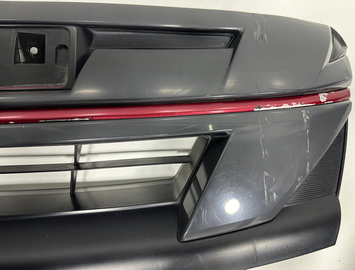 DMAX VCROSS RT85 1.9 2018 FRONT GRILLE BLACK (T00009)