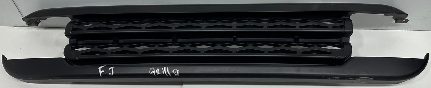FJ GRILLE BLACK (T00014)