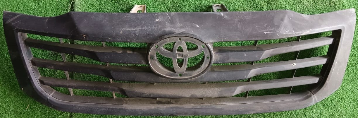 TOYOTA VIGO KUN126 FRONT CHROME GRILLE (B) (53100-0K550)