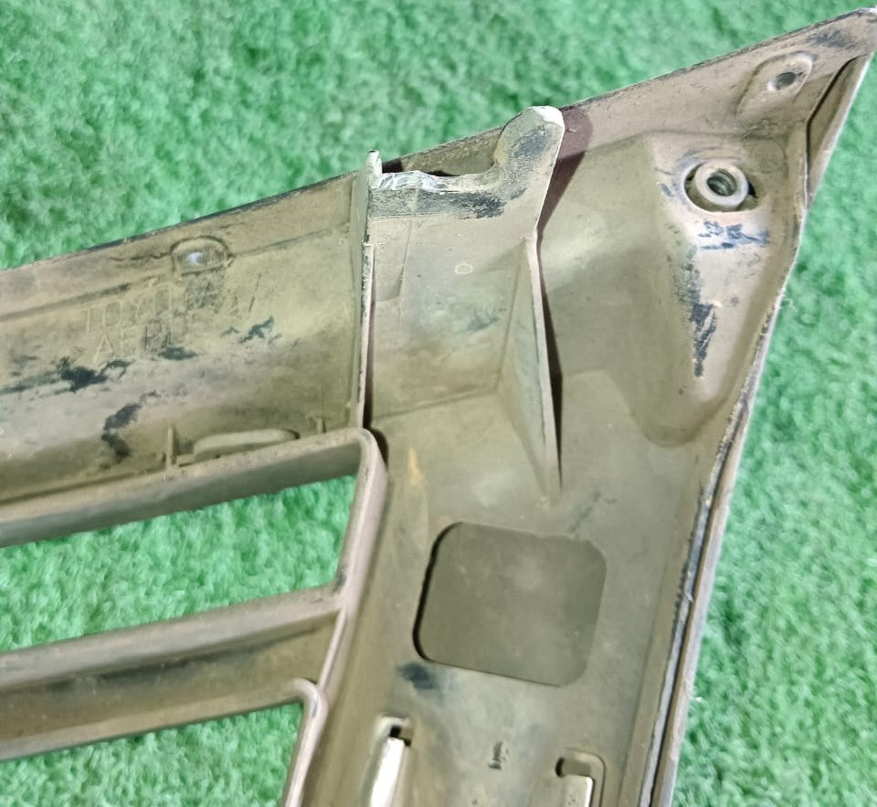 TOYOTA VIGO KUN126 FRONT CHROME GRILLE (B) (53100-0K550)