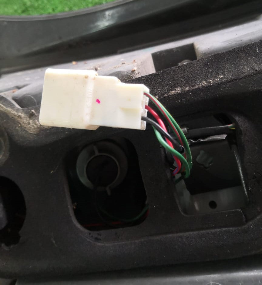 TOYOTA WISH TAIL LAMP LH (TL00107)