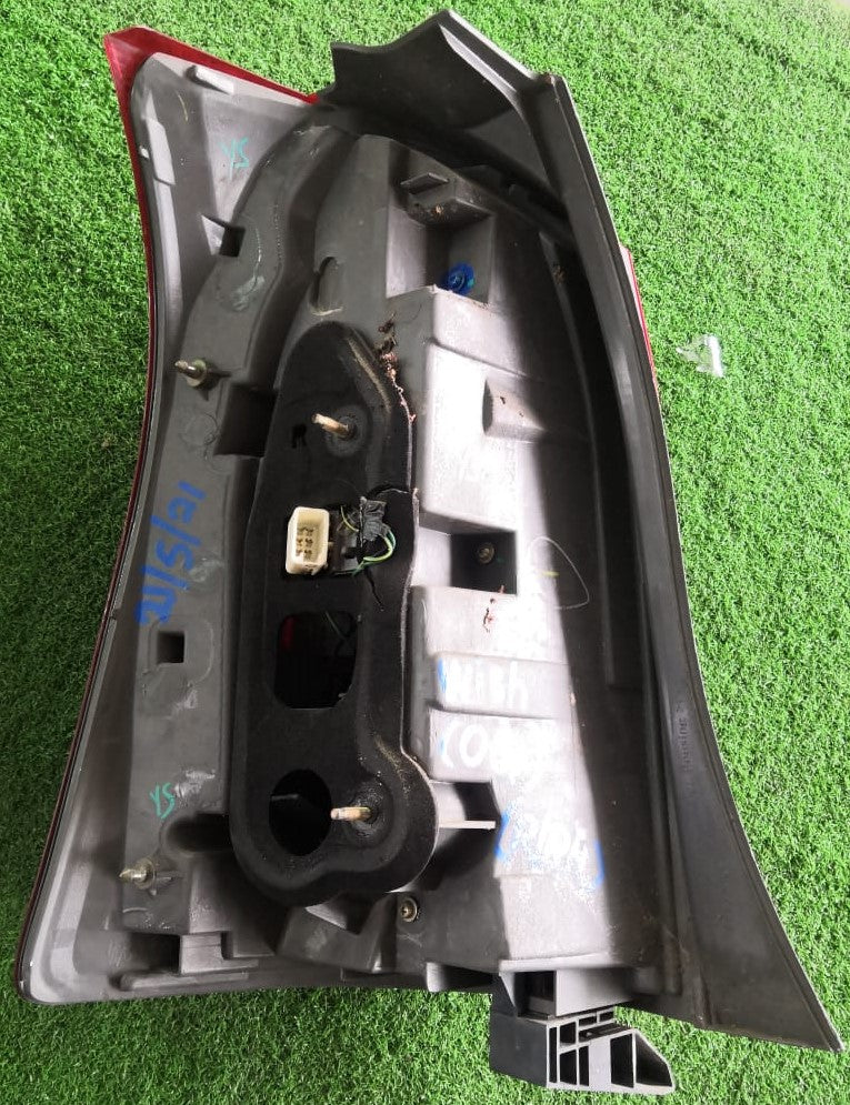 TOYOTA WISH TAIL LAMP RH (TL00108)