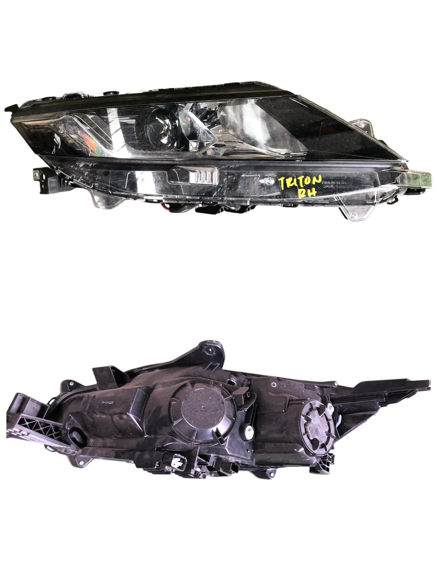 MITSUBISHI TRITON HEADLAMP RH (HL0075)