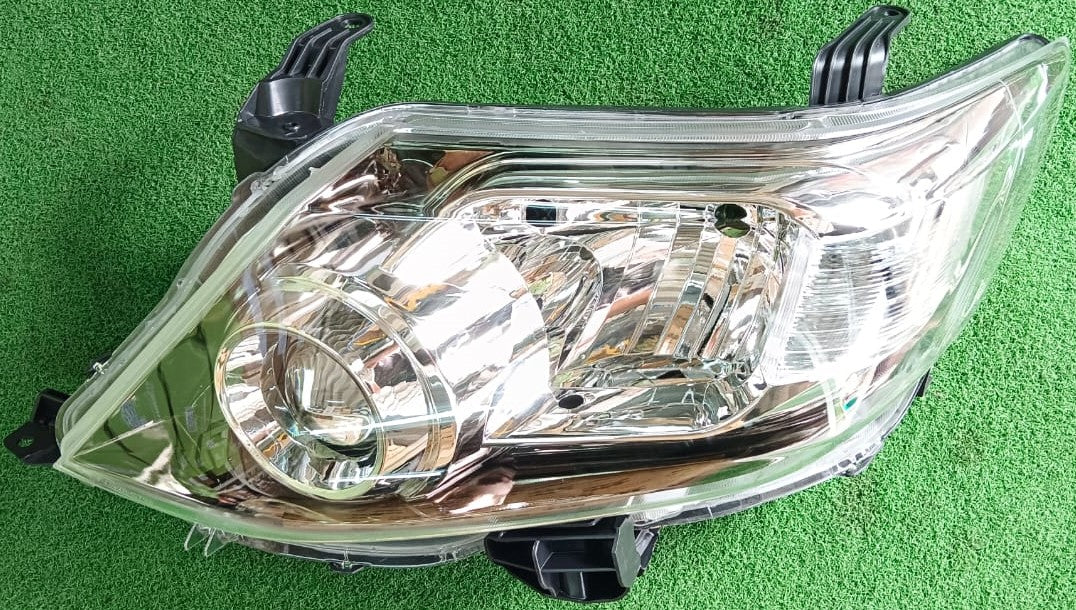 TOYOTA FORTUNER 2011 HEAD LAMP LH (TYN07E-4031A-LNND) (NEW)