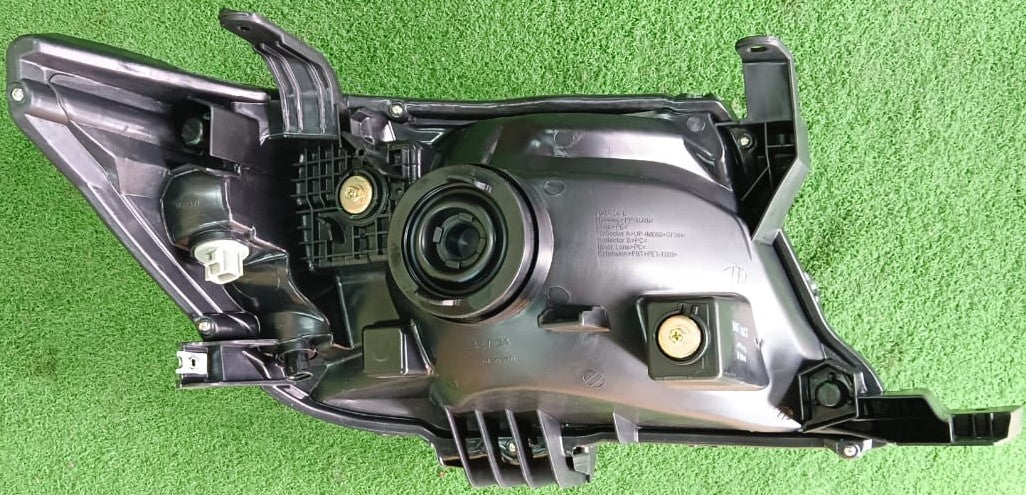 TOYOTA HILUX VIGO KUN26 2011 2/4DOOR HEAD LAMP LEFT (TYC) (TYN07J-4031A-LNND) (NEW)