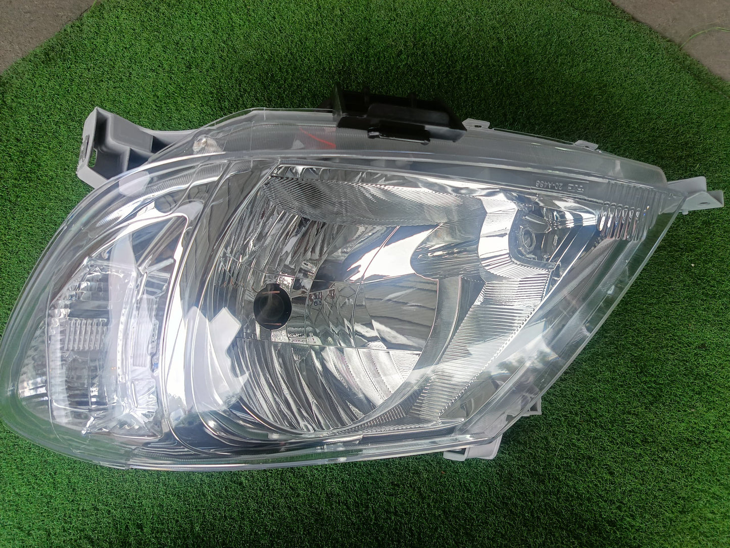 TOYOTA HILUX VIGO (KUN26) 2008 2/4DOOR HEAD LAMP LH (TYN07F-4031A-LNND) (NEW)