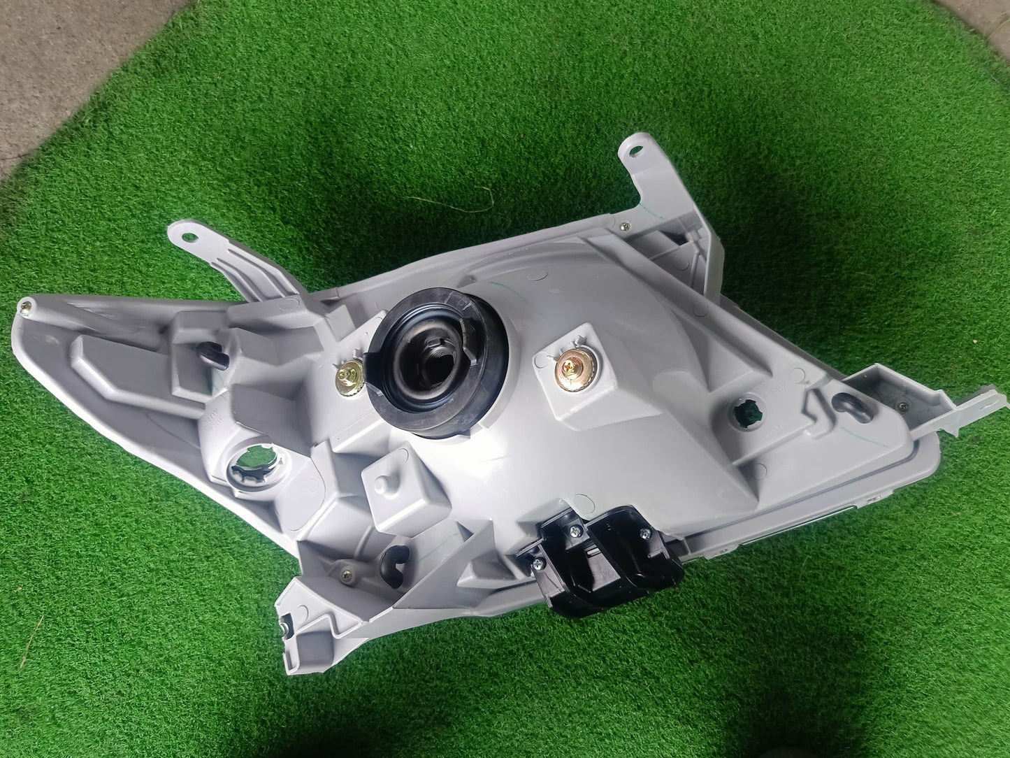 TOYOTA HILUX VIGO (KUN26) 2008 2/4DOOR HEAD LAMP LH (TYN07F-4031A-LNND) (NEW)