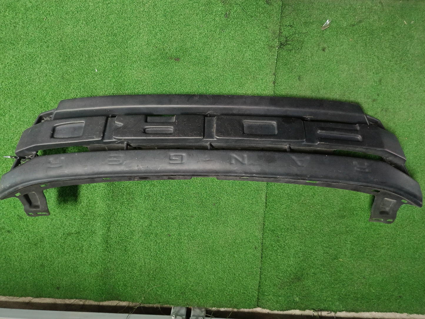 FORD RANGER GRILLE (T00025)