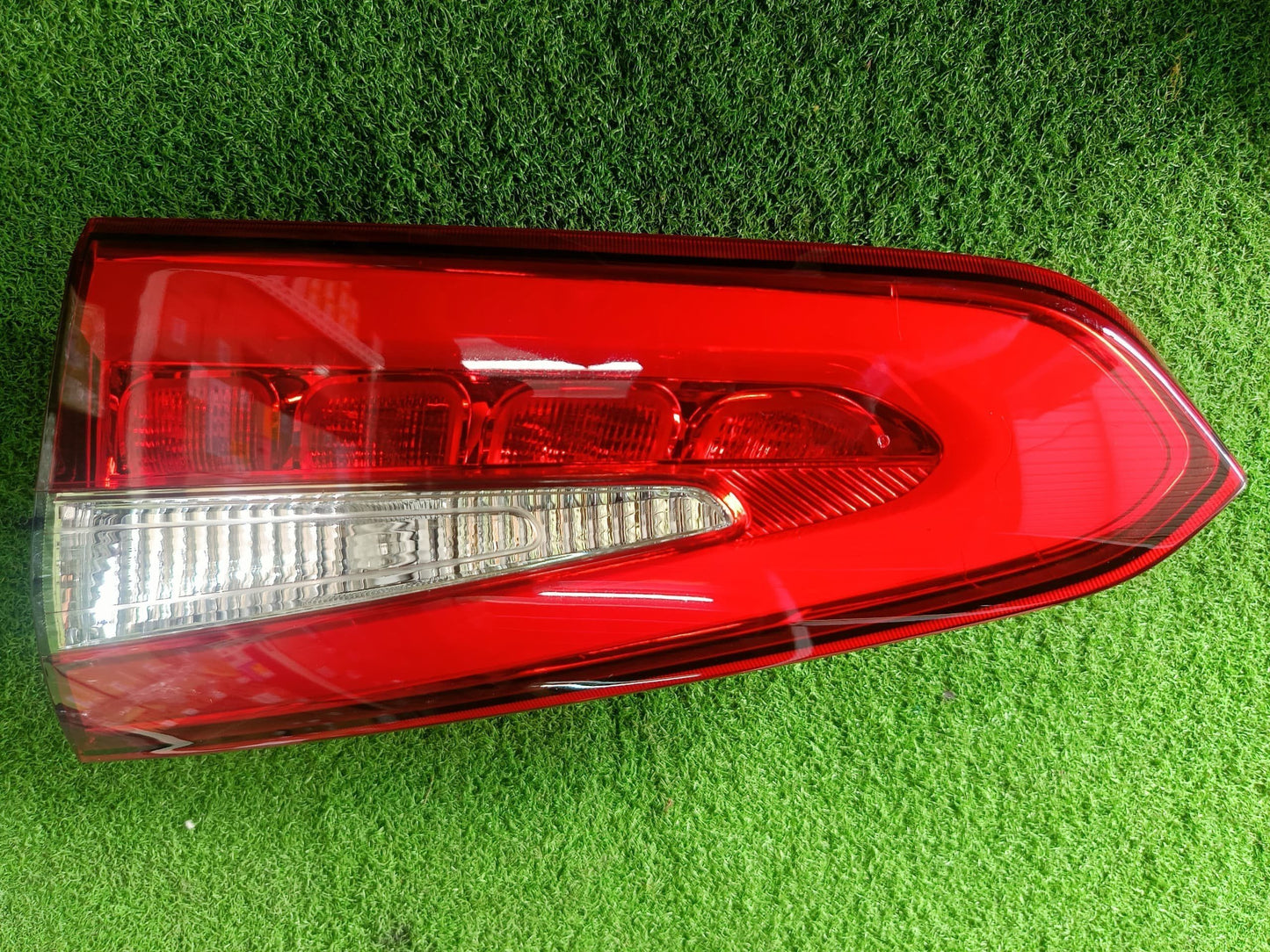 KIA CERATO K3 INNER TAIL LAMP RH (92404 A7310)