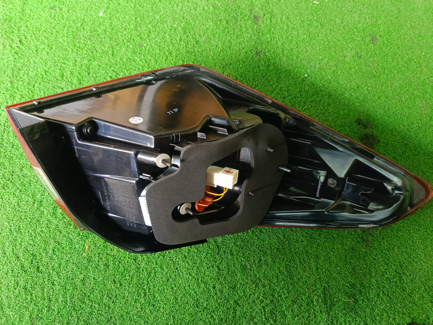 KIA CERATO K3 OUTER TAIL LAMP RH (92402 A7310)