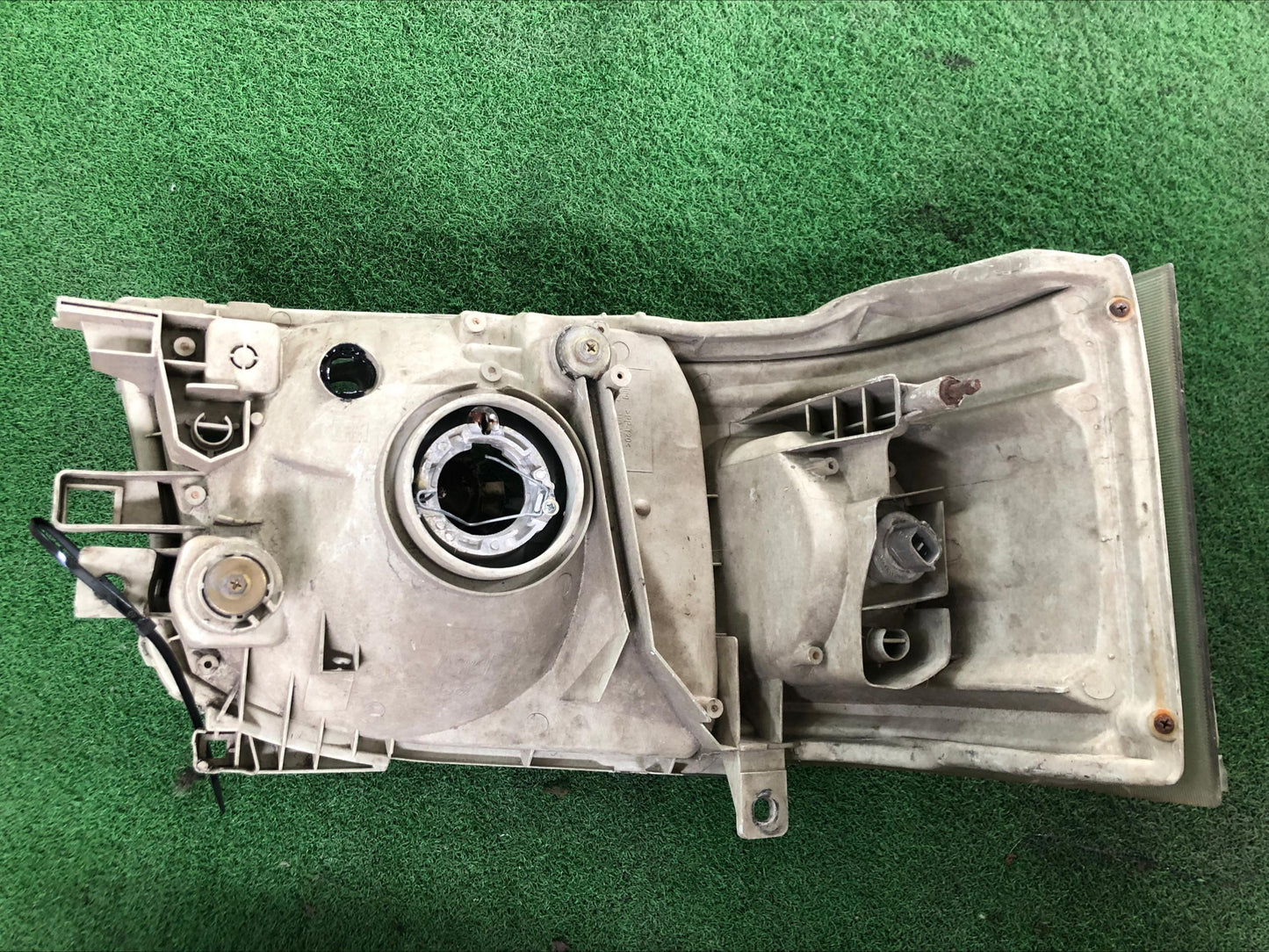 TOYOTA HIACE HEAD LAMP LH (HL0057)