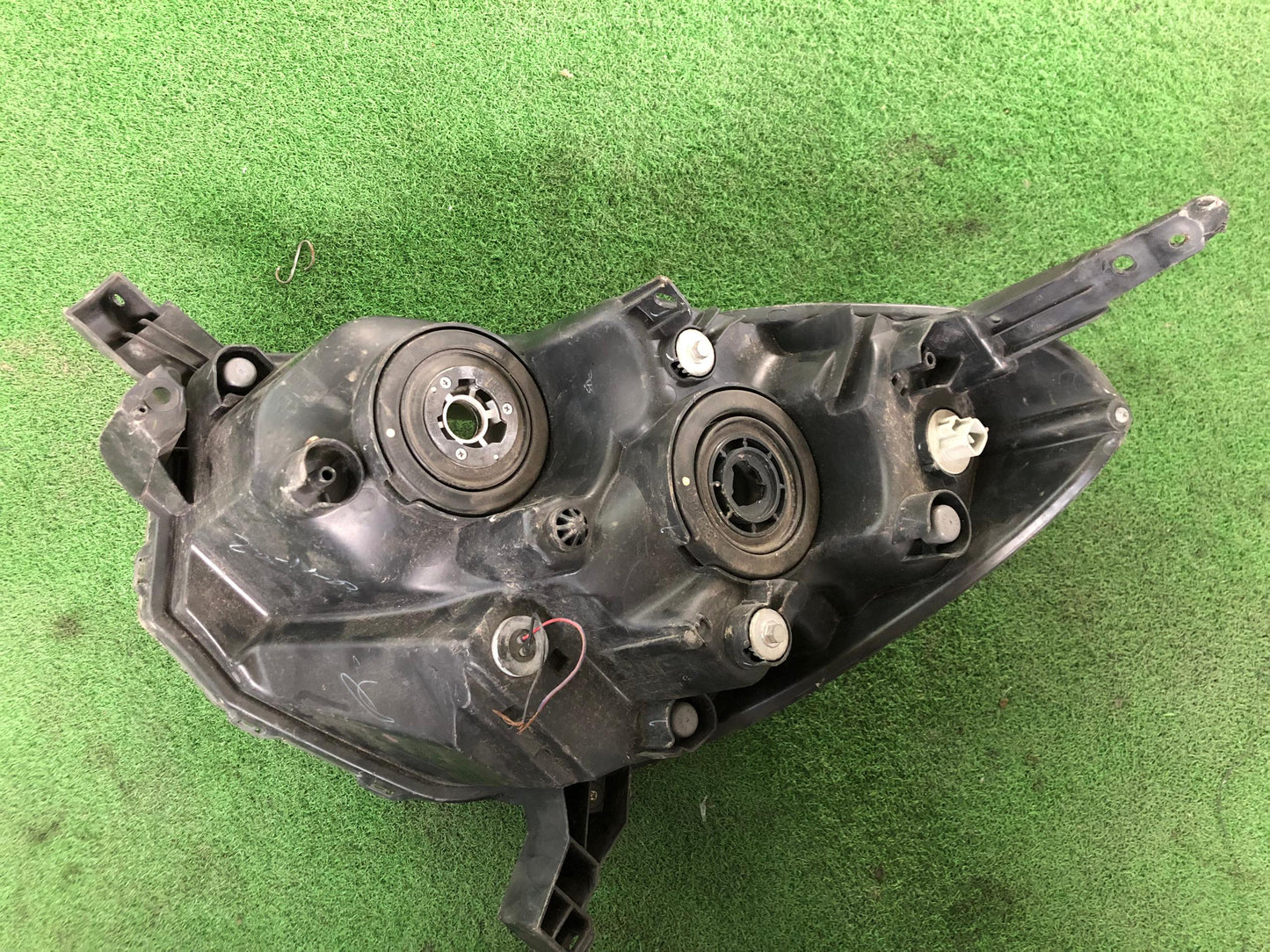 MITSUBISHI TRITON HEAD LAMP RH (HL0061)