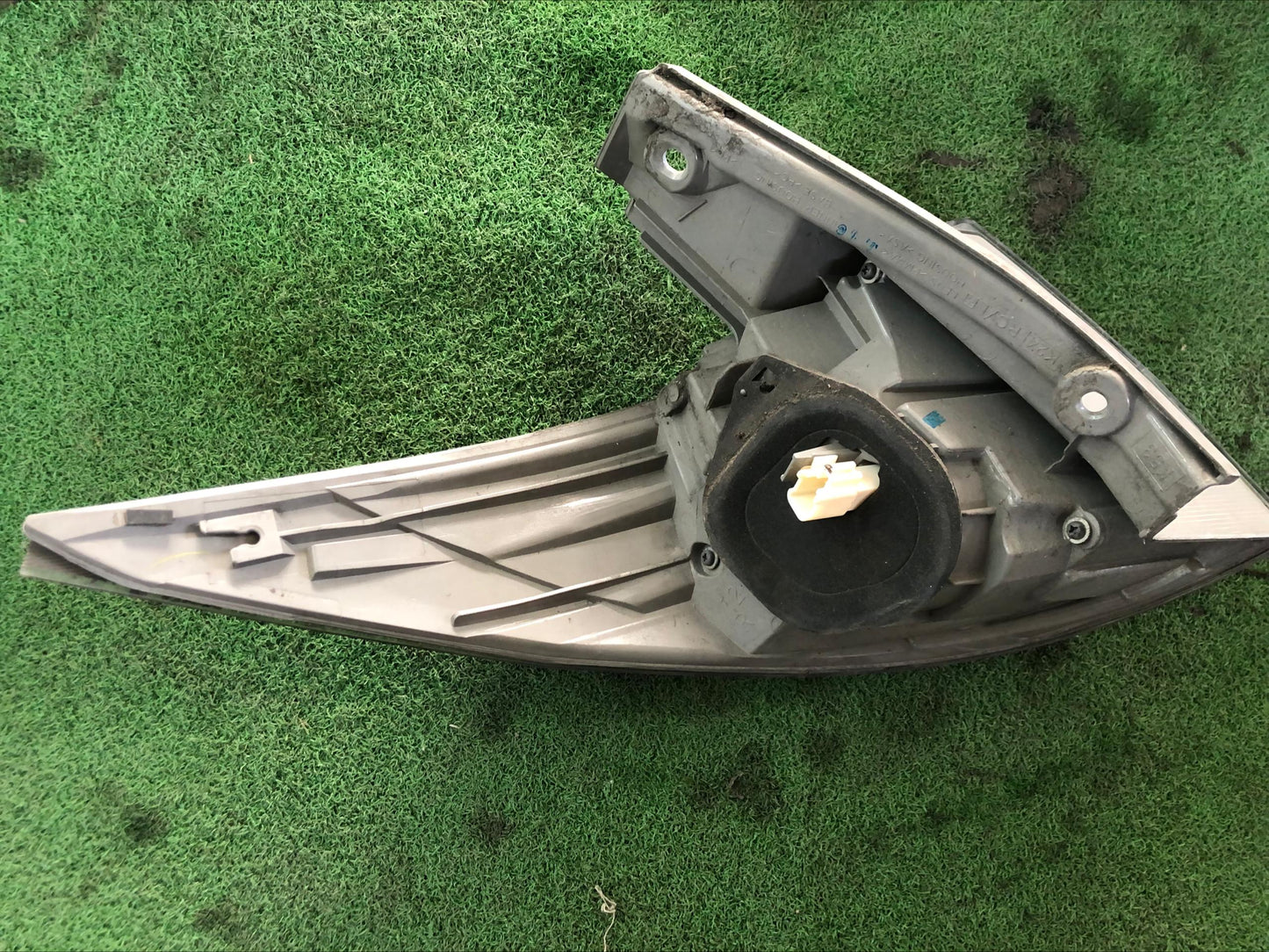 TOYOTA ESTIMA HEADLAMP RH (TL00141)