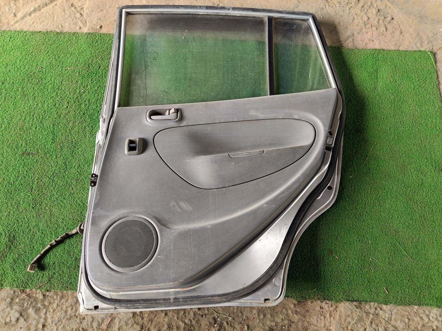PERODUA VIVA DOOR PANEL RRH COMPLETE SILVER (DP00196)