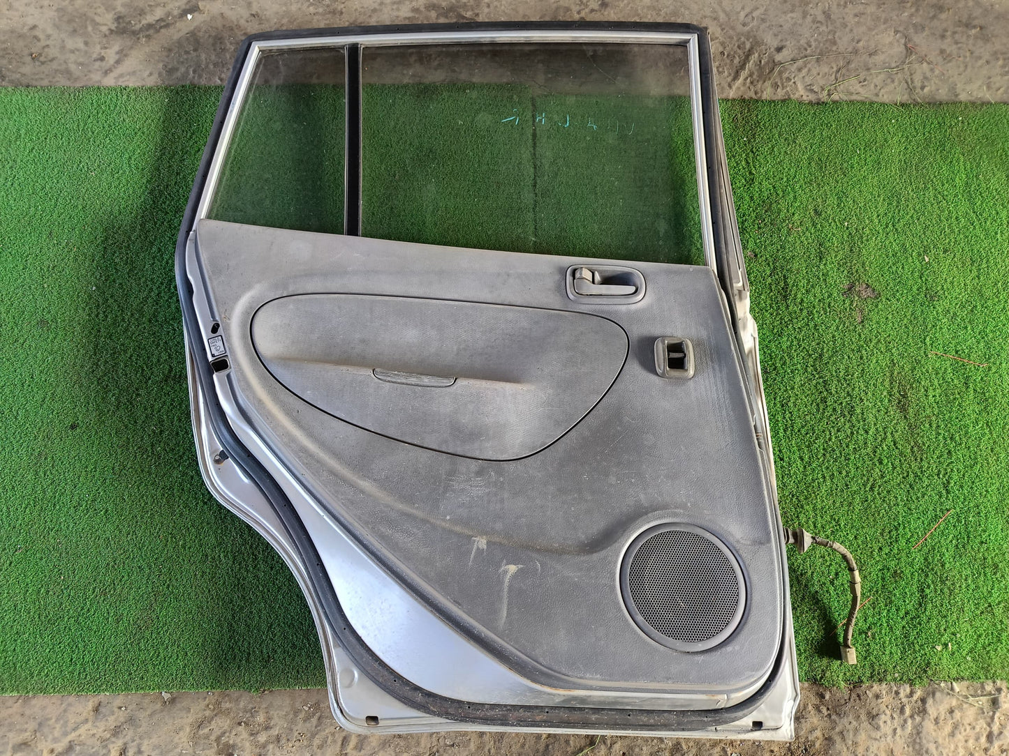 PERODUA VIVA DOOR PANEL RLH COMPLETE SILVER (DP00214)