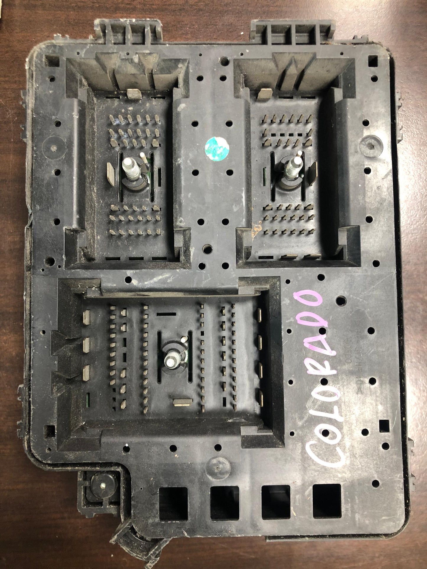 CHEVROLET COLORADO FUSE BOX (52059673)