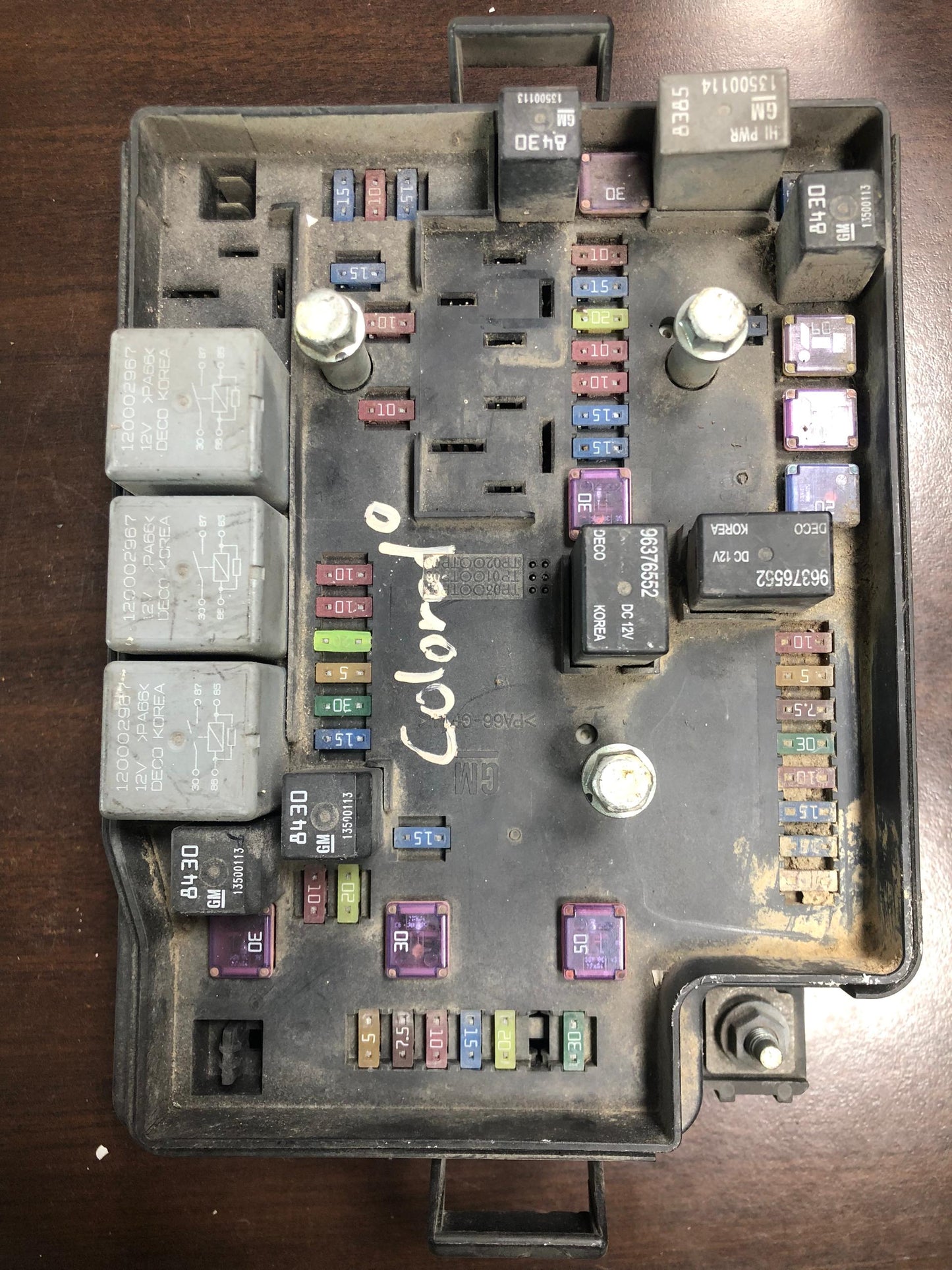 CHEVROLET COLORADO FUSE BOX (52059673)