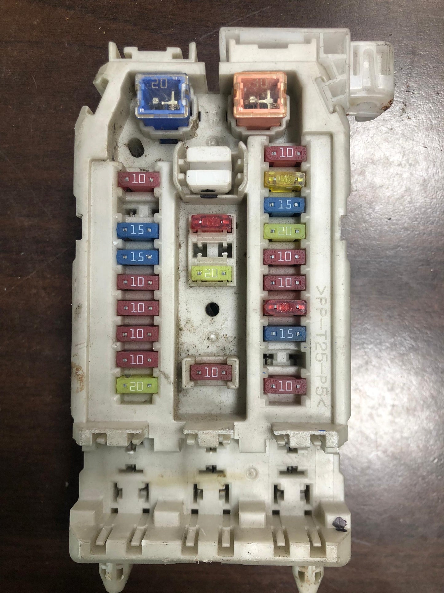 ISUZU DMAX ITEQ FUSE BOX (T25-P5)
