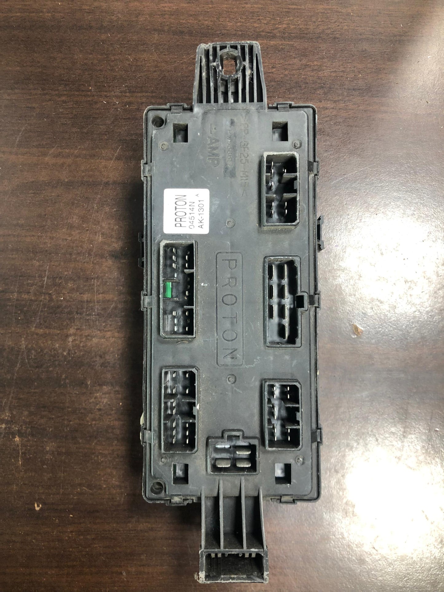 PROTON WIRA FUSE BOX (PW538617)