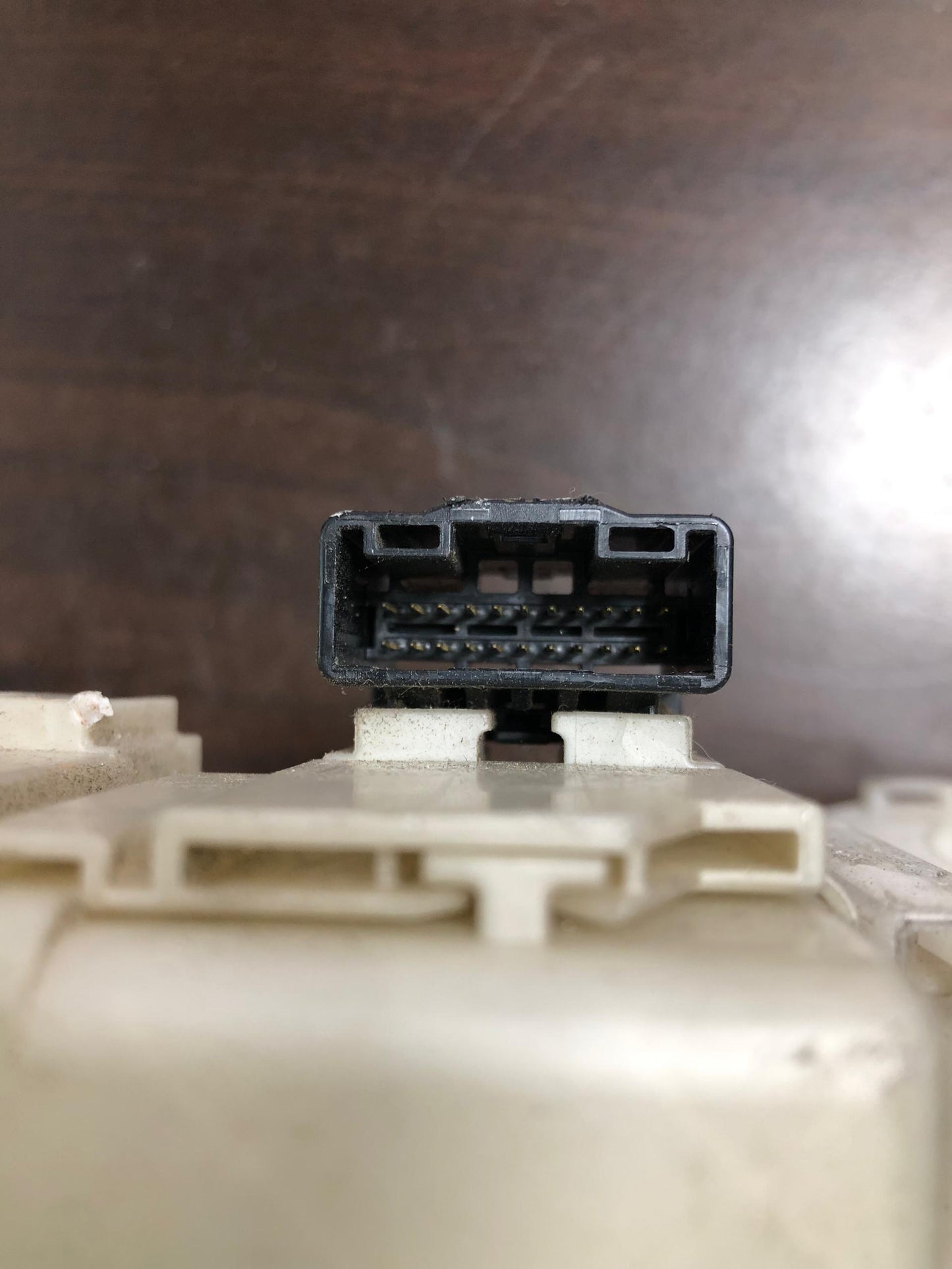 TOYOTA YARIS FUSE BOX (82730-52690)