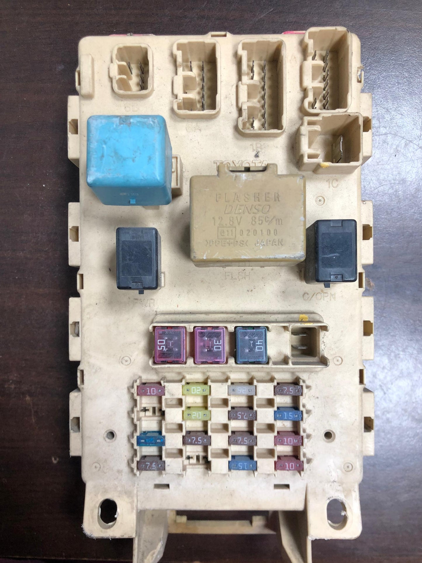 TOYOTA SIENTA FUSE BOX (FSB0016)