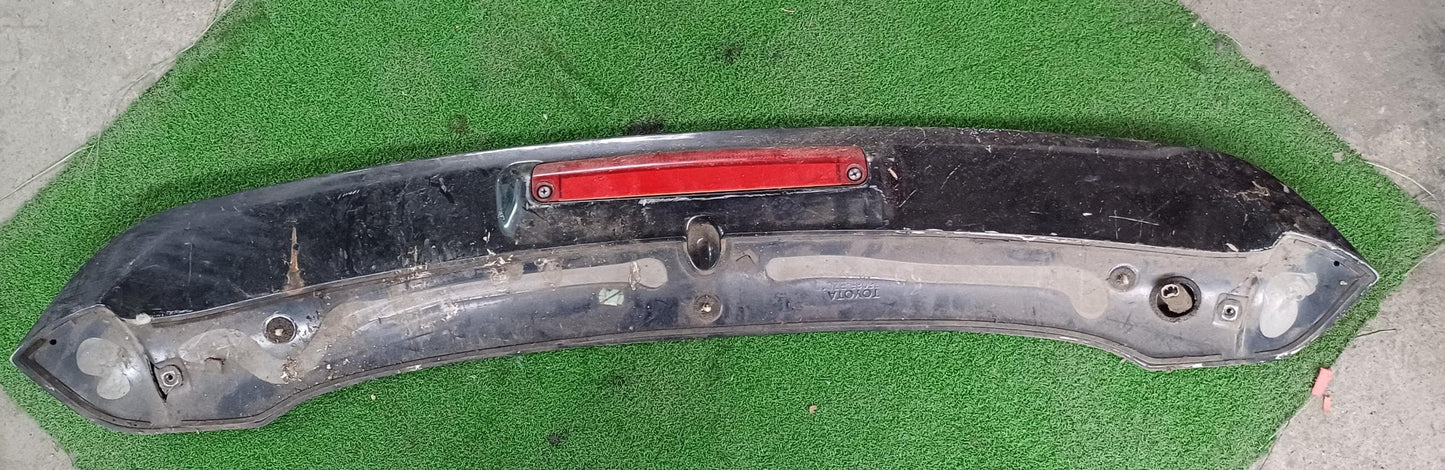 TOYOTA RUSH SPOILER (U)[76085-BZ010)