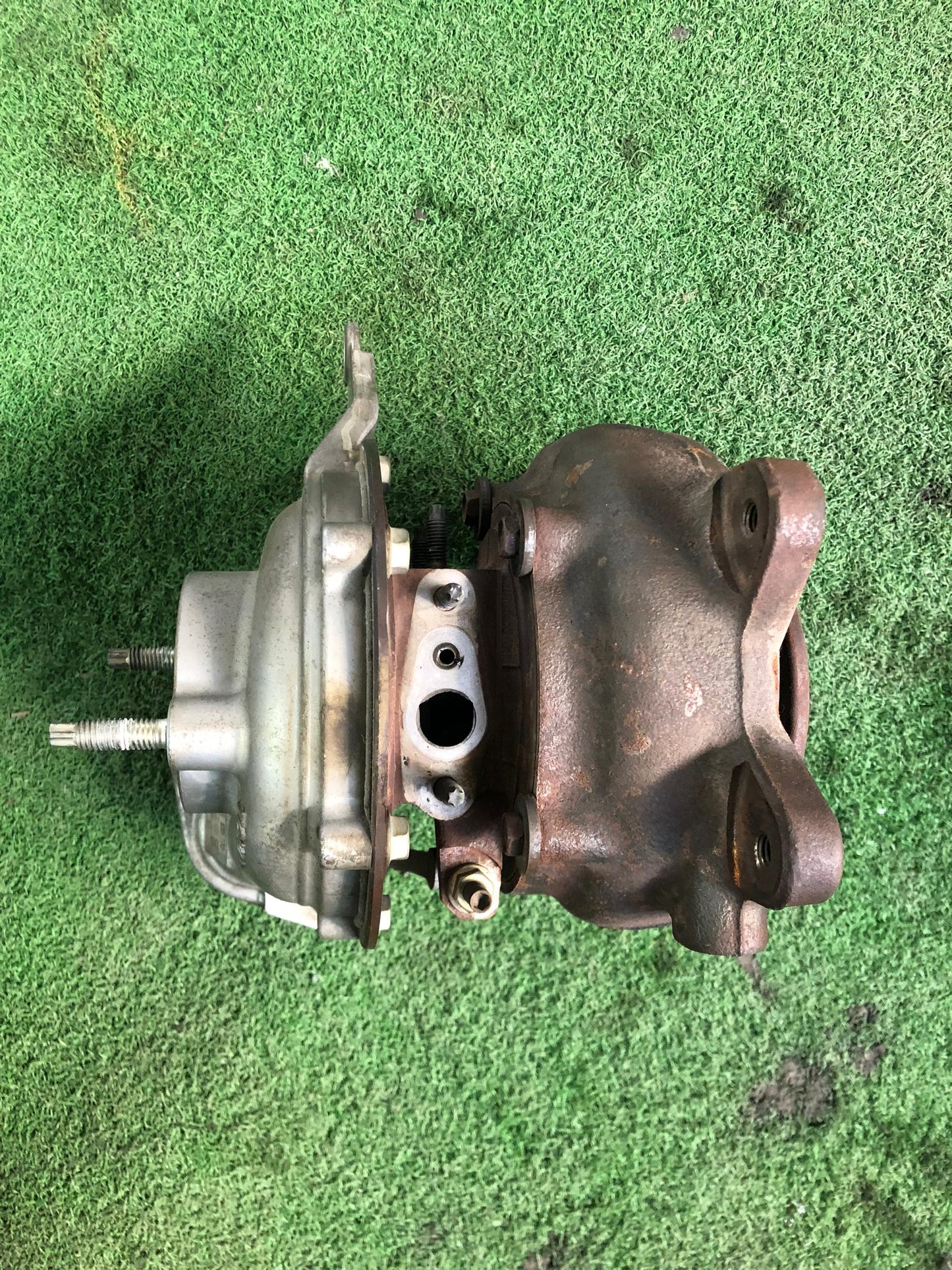 TOYOTA HILUX REVO 2.8 TURBO (17201-11080)