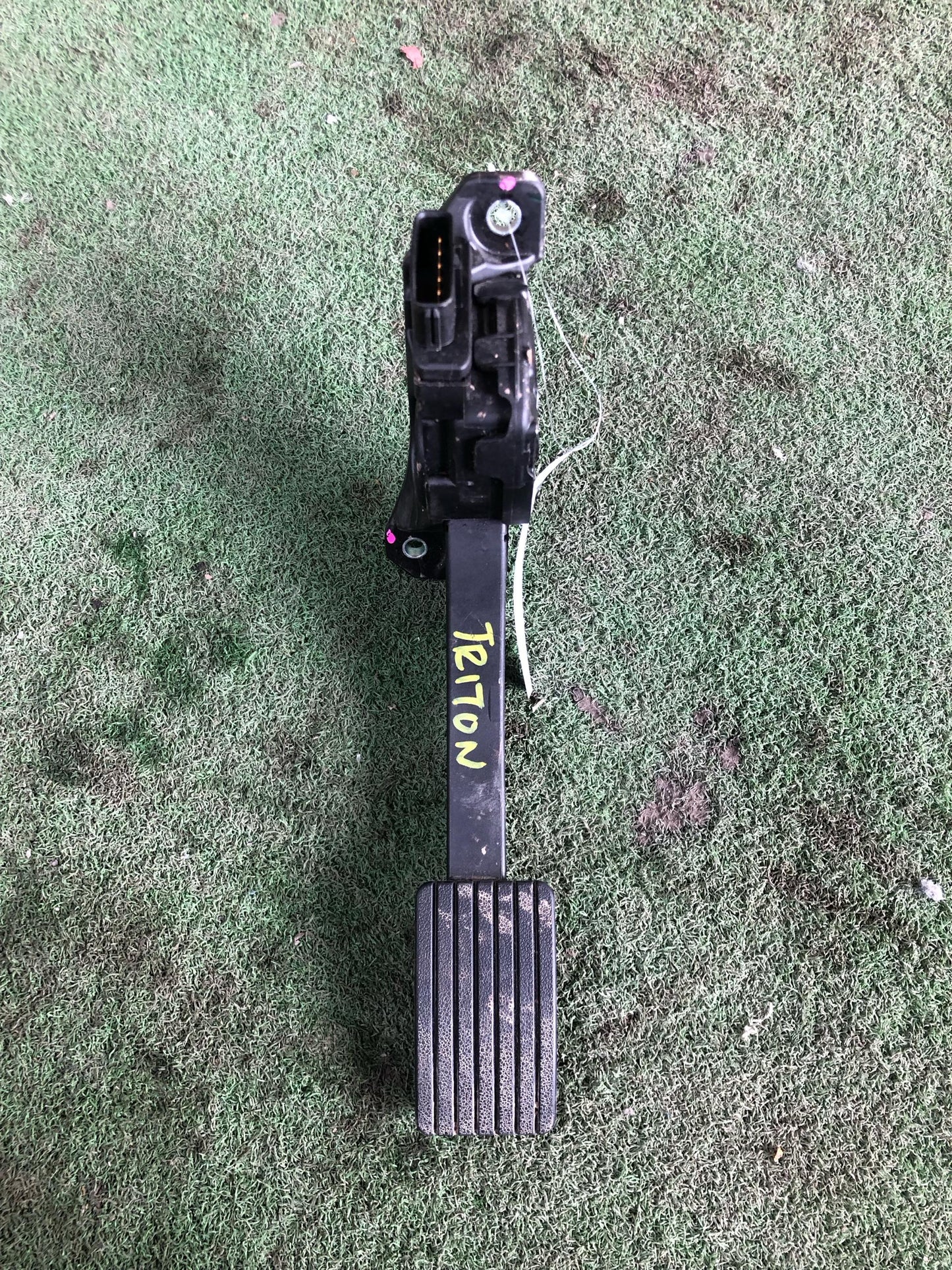 MITSUBISHI TRITON PEDAL SENSOR (1600A148)