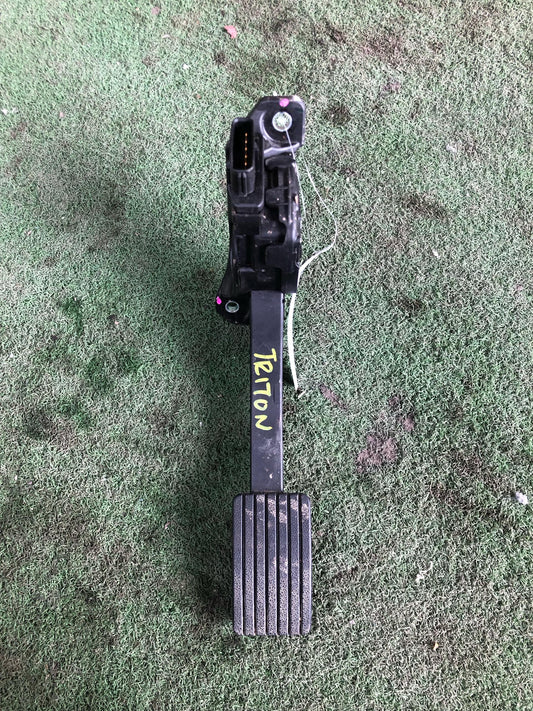 MITSUBISHI TRITON PEDAL SENSOR (1600A148)