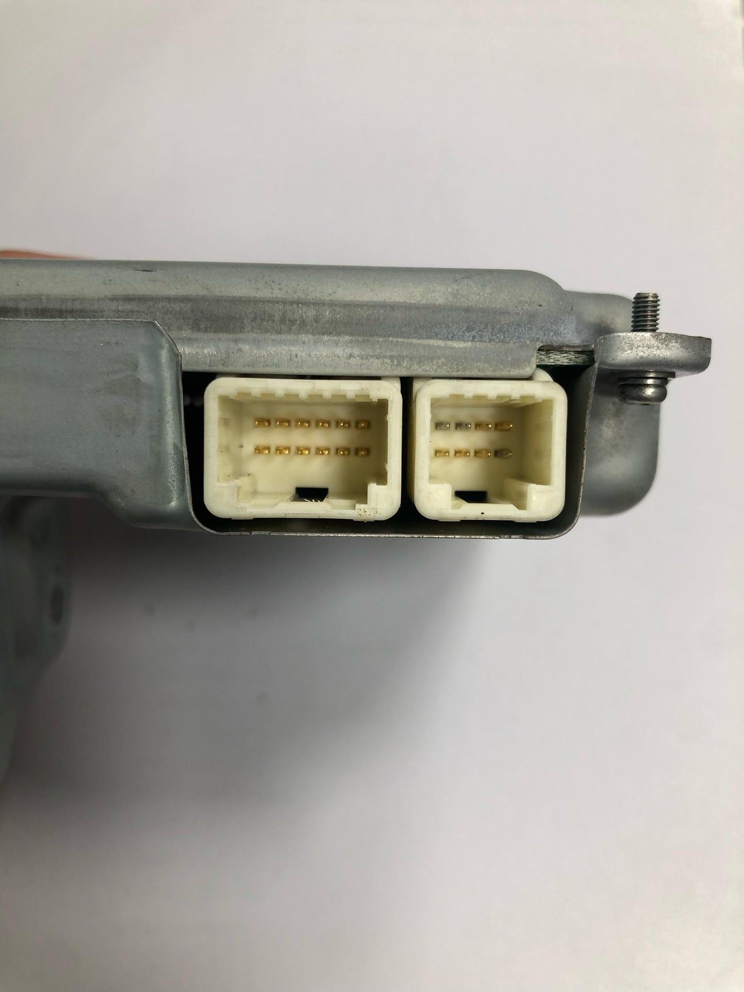 TOYOTA PRIUS SENSOR BATTERY VOLTAGE ECU (89892-47020)