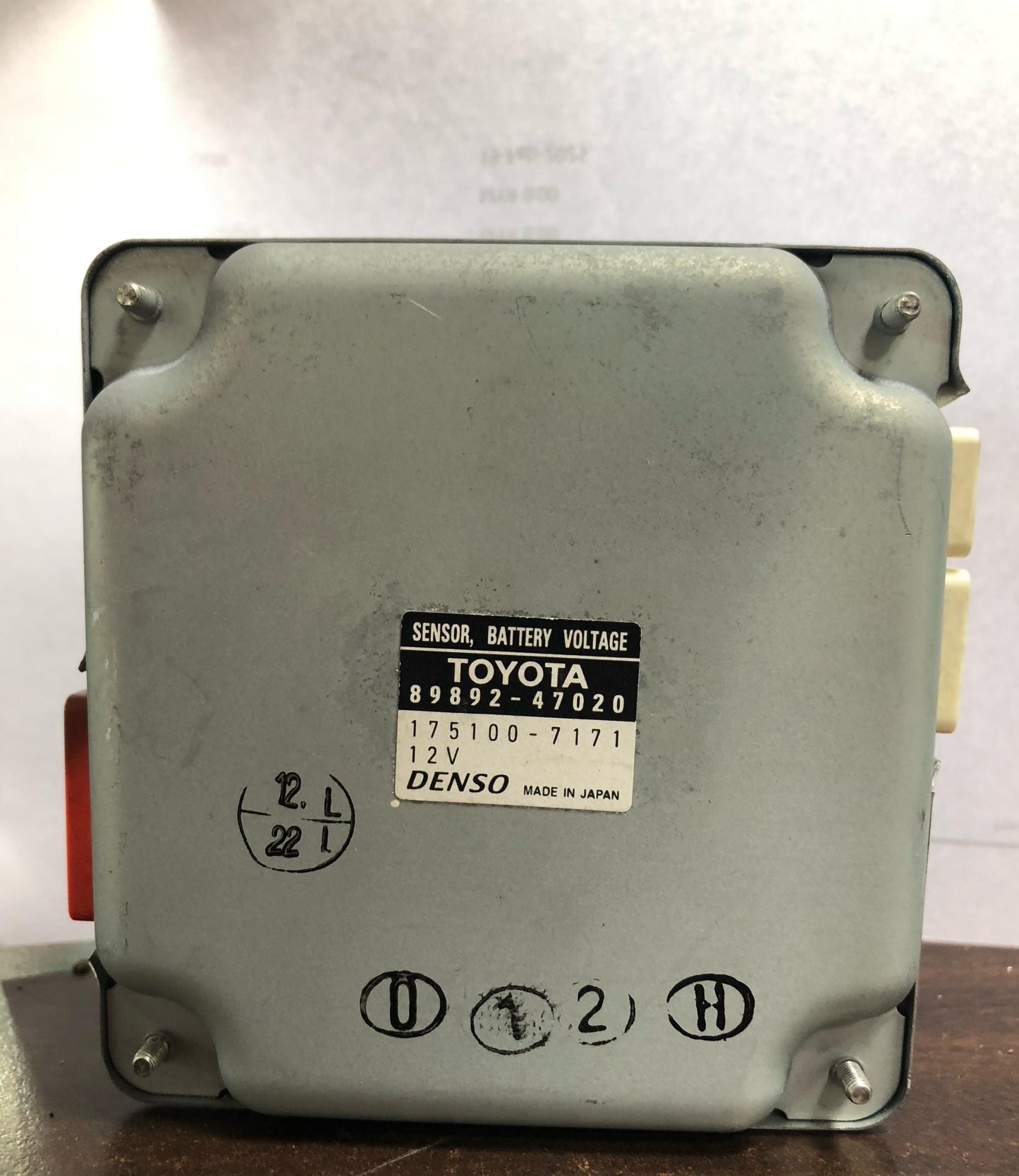 TOYOTA PRIUS SENSOR BATTERY VOLTAGE ECU (89892-47020)