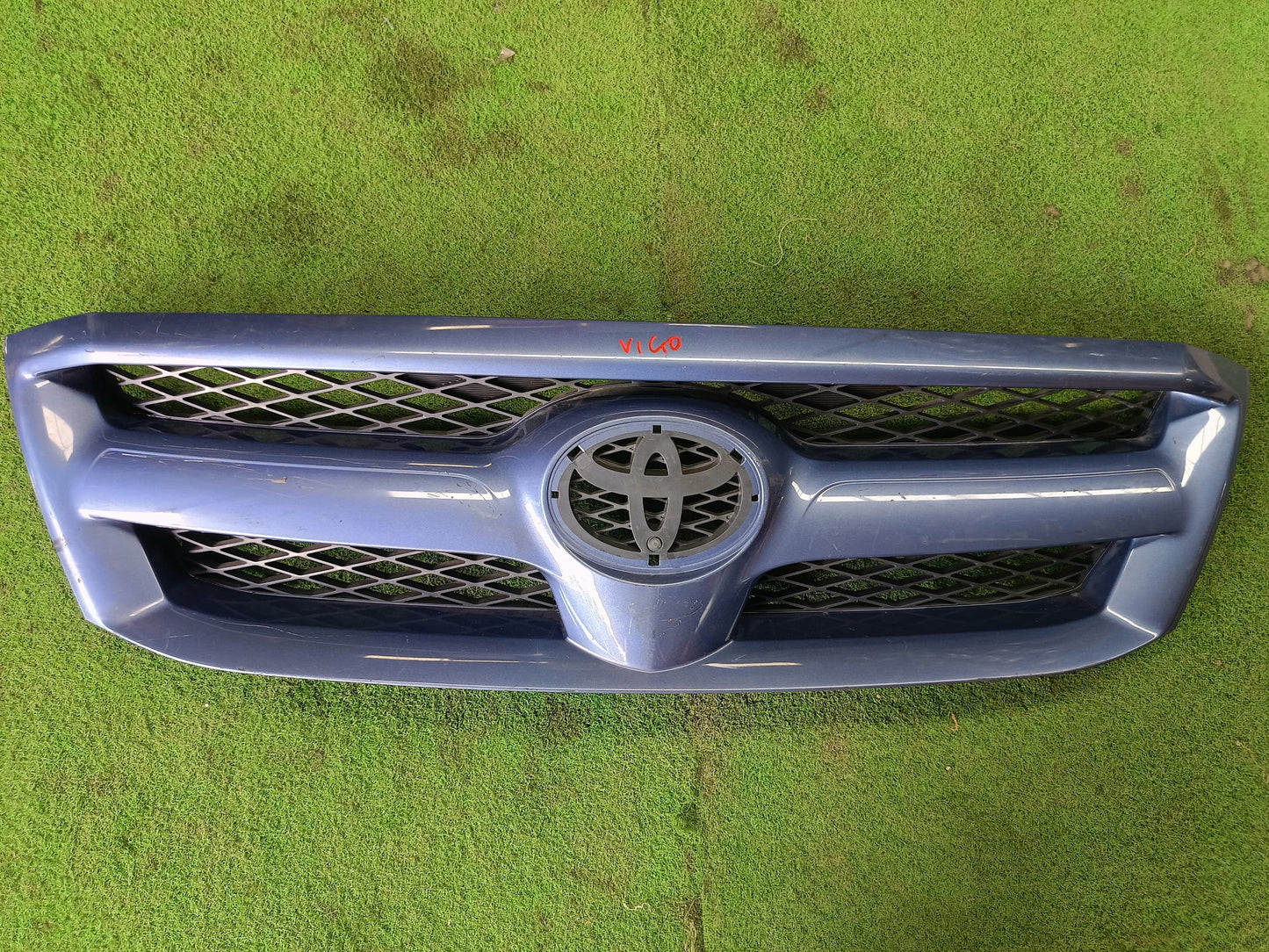 TOYOTA HILUX VIGO KUN25 FRONT GRILLE (53100-0K010)
